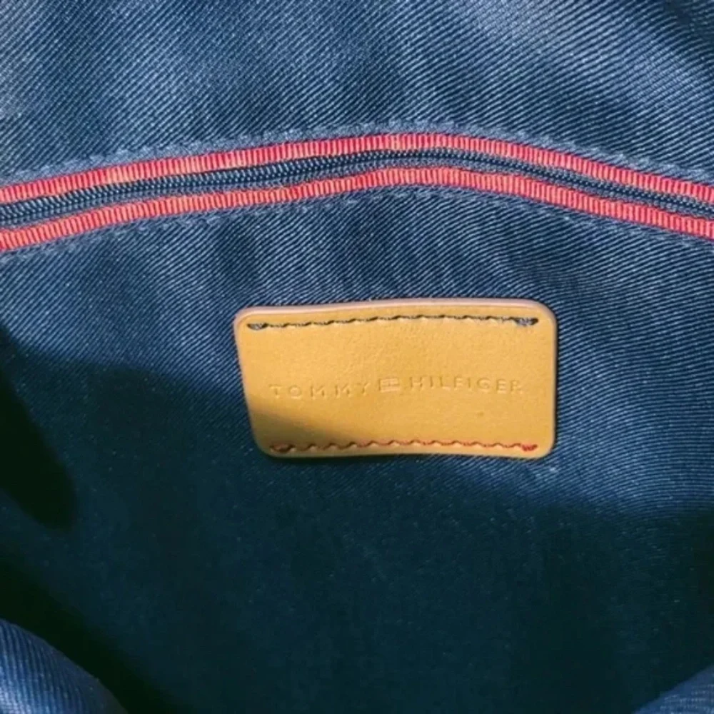 Tommy Hilfiger Olive Green Canvas Backpack - Picture 8 of 9